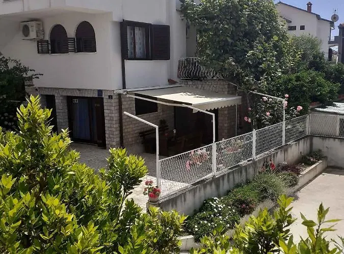 In Okrug Gornji 6132 *