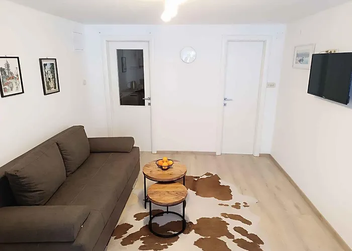 In Okrug Gornji 6132 *