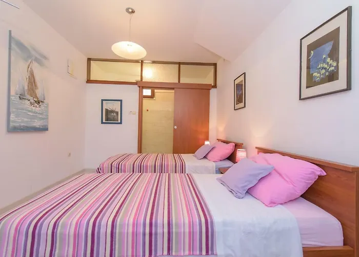 In Okrug Gornji 6132 *