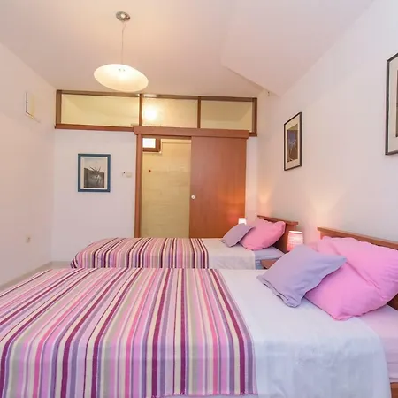 In Okrug Gornji 6132 *